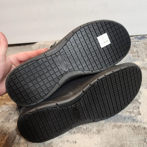 NWT Skechers Arch Fit Melo SR Men's Work Shoe. Slide on black sneakers. 11.5 - Picture 9 of 15